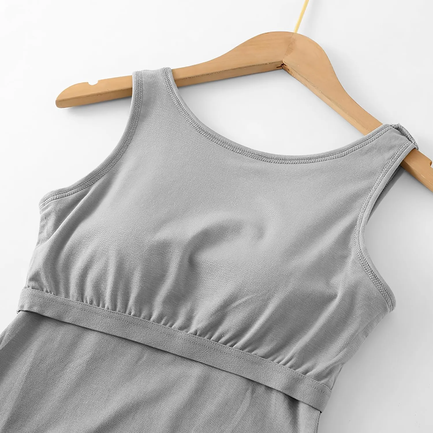 Camisole Tops for Women Built in Bra Spaghetti Strap Workout Yoga Shirts Basic Padded Tank Tops ，Summer New Camisole