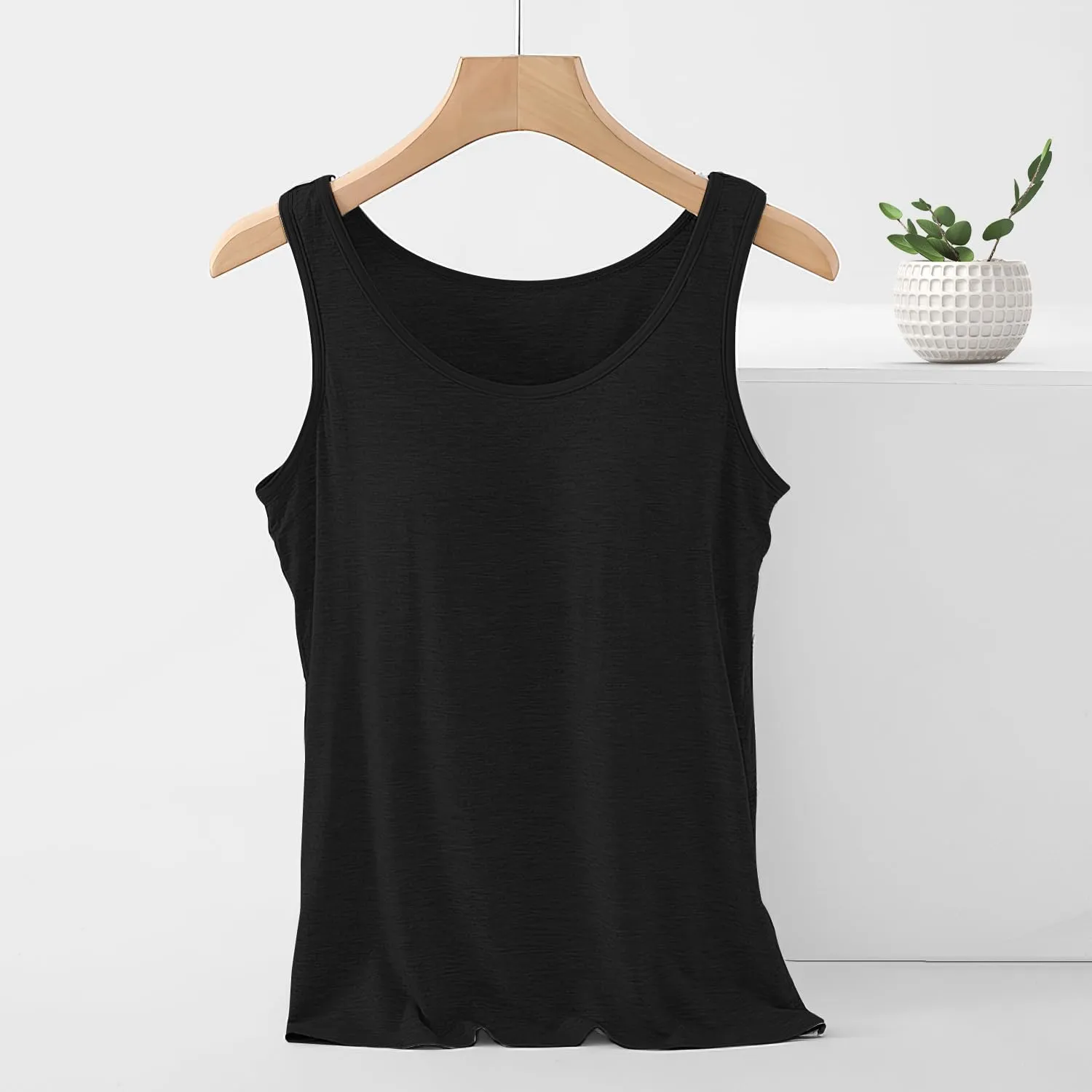 Camisole Tops for Women Built in Bra Spaghetti Strap Workout Yoga Shirts Basic Padded Tank Tops ，Summer New Camisole