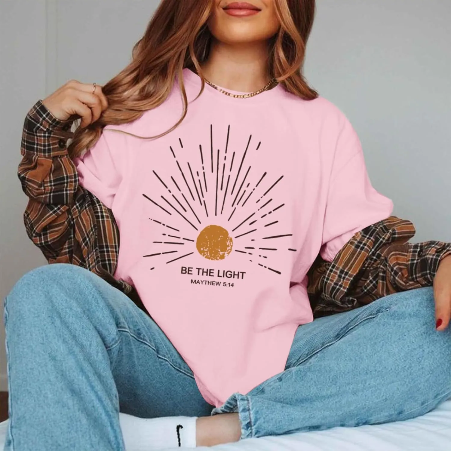 Christian Be The Light Shirts for Women Bible Verse Shirts Jesus Religious Faith Tshirts Oversized Graphic Tees Tops