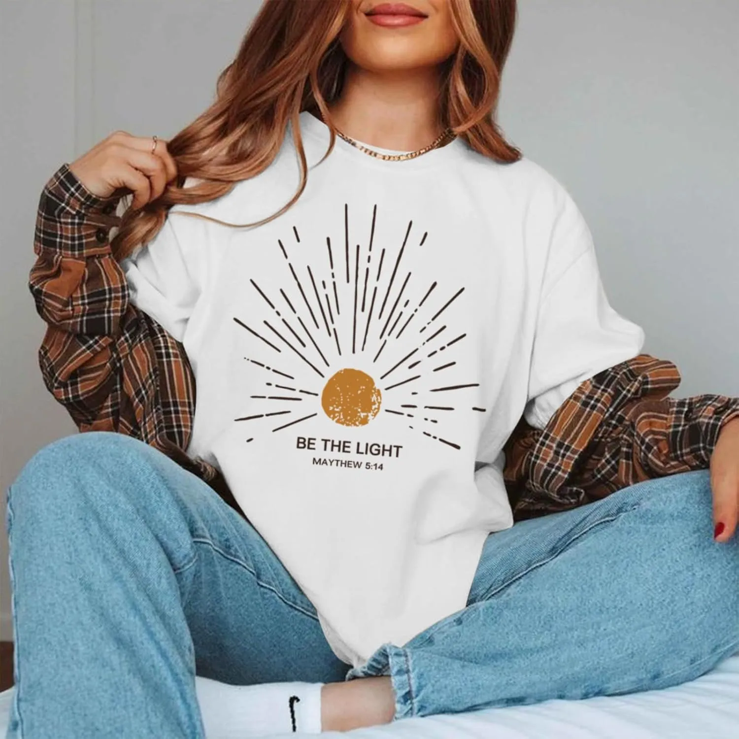 Christian Be The Light Shirts for Women Bible Verse Shirts Jesus Religious Faith Tshirts Oversized Graphic Tees Tops