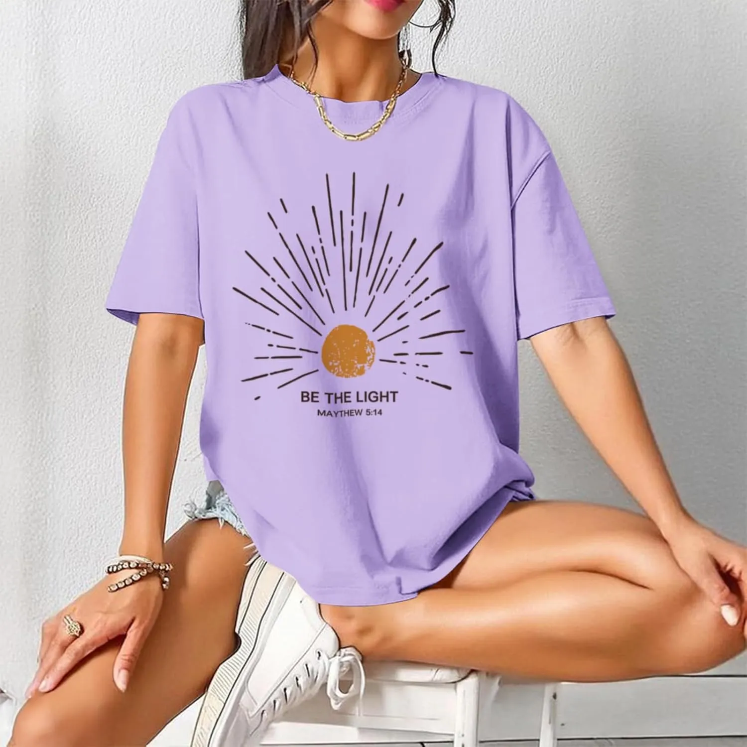 Christian Be The Light Shirts for Women Bible Verse Shirts Jesus Religious Faith Tshirts Oversized Graphic Tees Tops