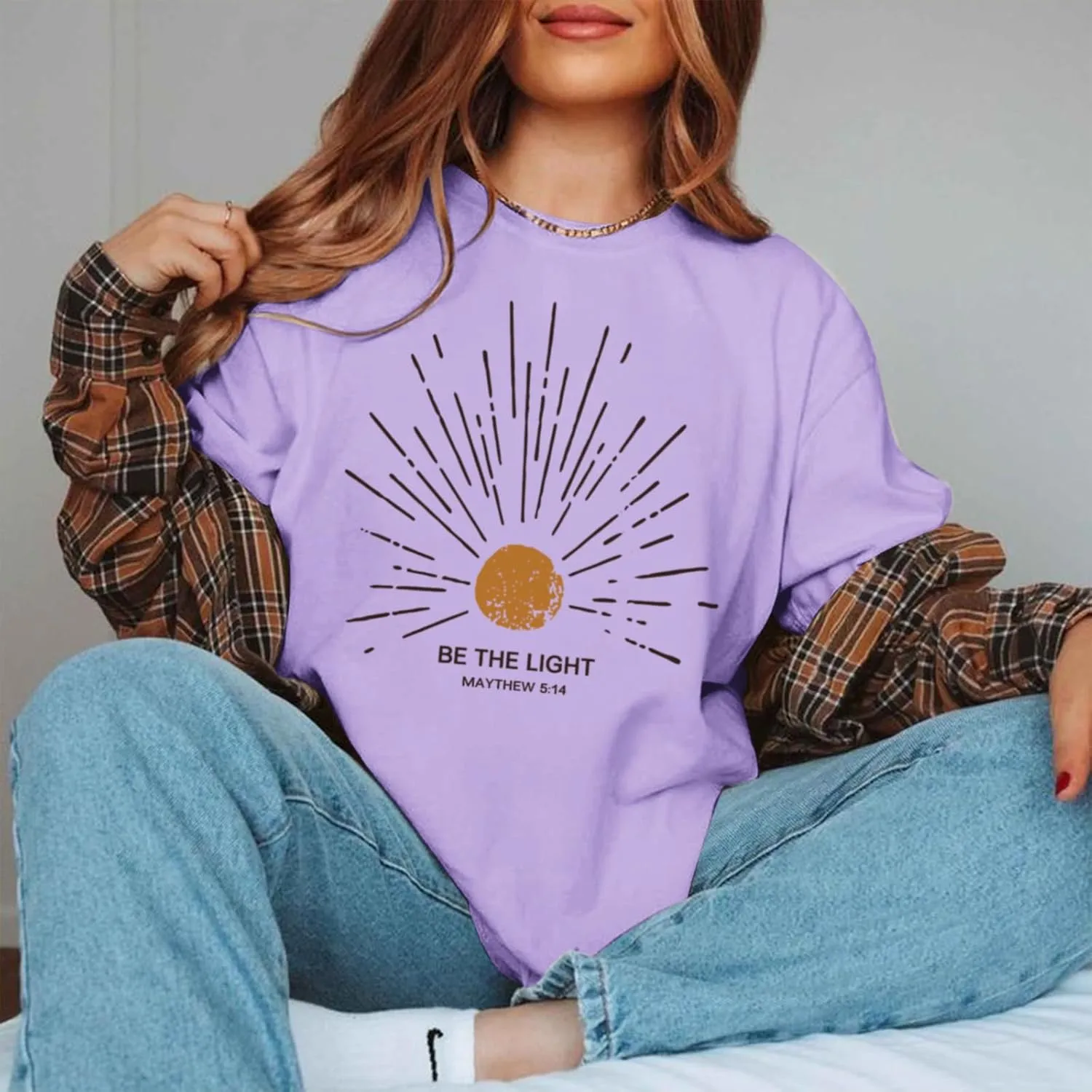 Christian Be The Light Shirts for Women Bible Verse Shirts Jesus Religious Faith Tshirts Oversized Graphic Tees Tops