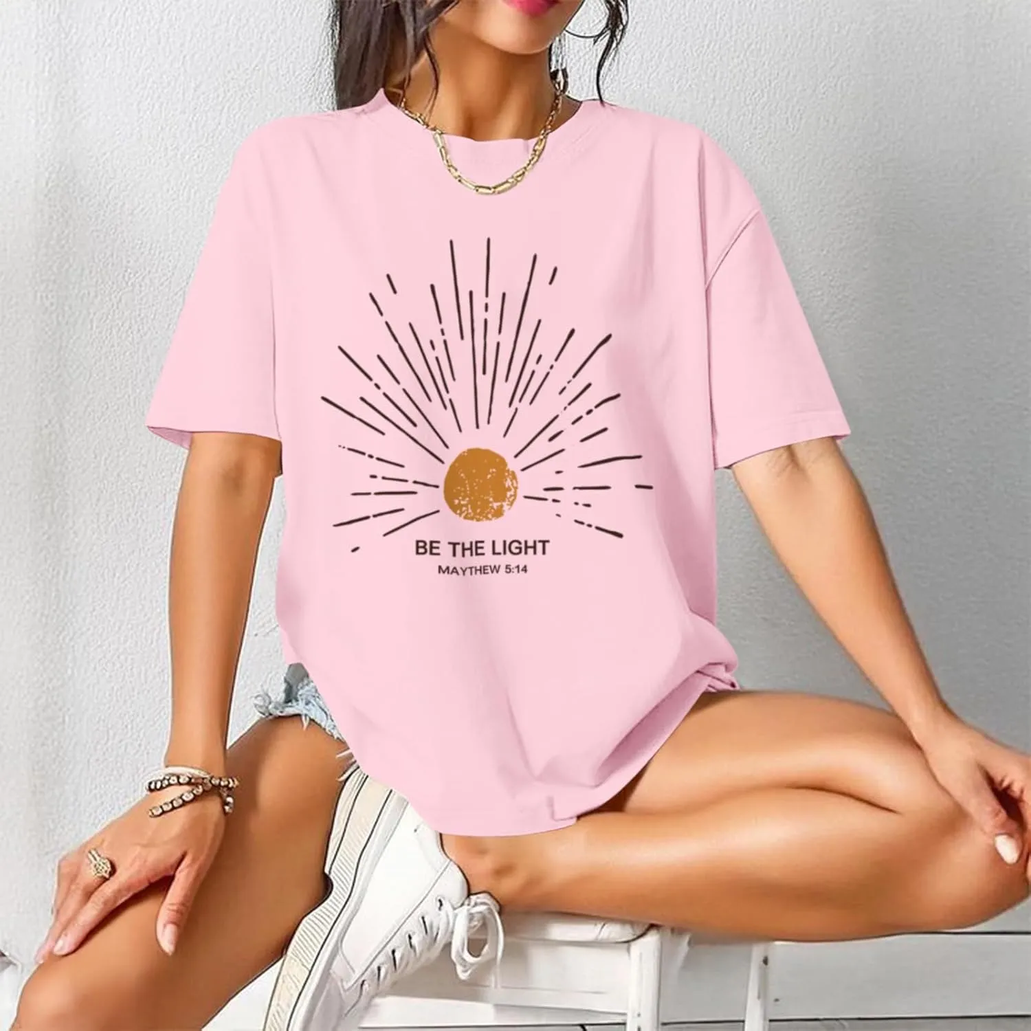 Christian Be The Light Shirts for Women Bible Verse Shirts Jesus Religious Faith Tshirts Oversized Graphic Tees Tops