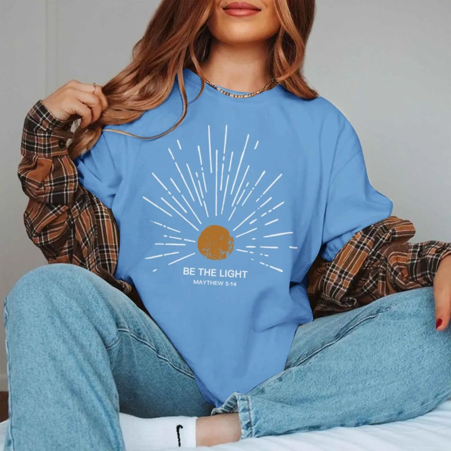 Christian Be The Light Shirts for Women Bible Verse Shirts Jesus Religious Faith Tshirts Oversized Graphic Tees Tops