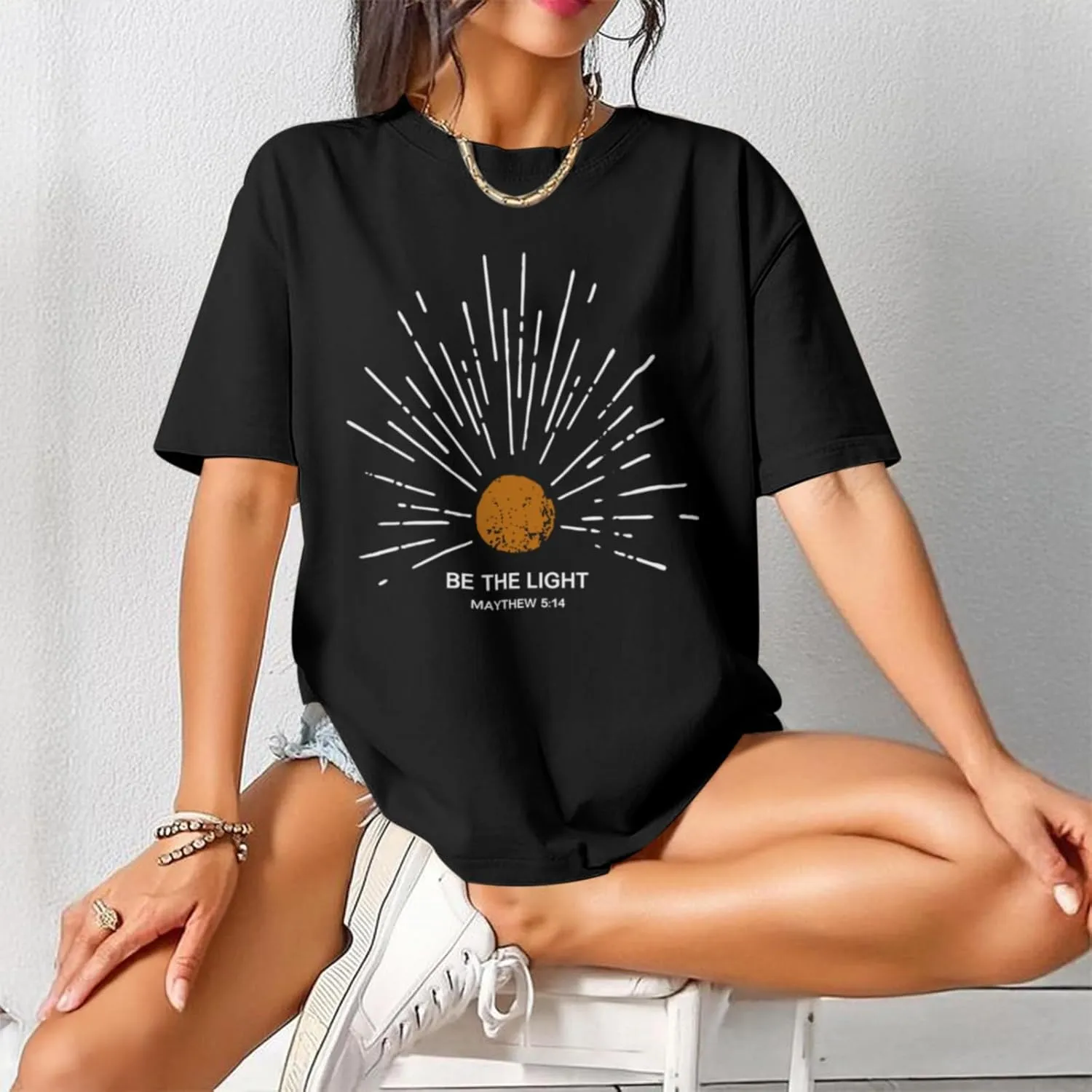 Christian Be The Light Shirts for Women Bible Verse Shirts Jesus Religious Faith Tshirts Oversized Graphic Tees Tops