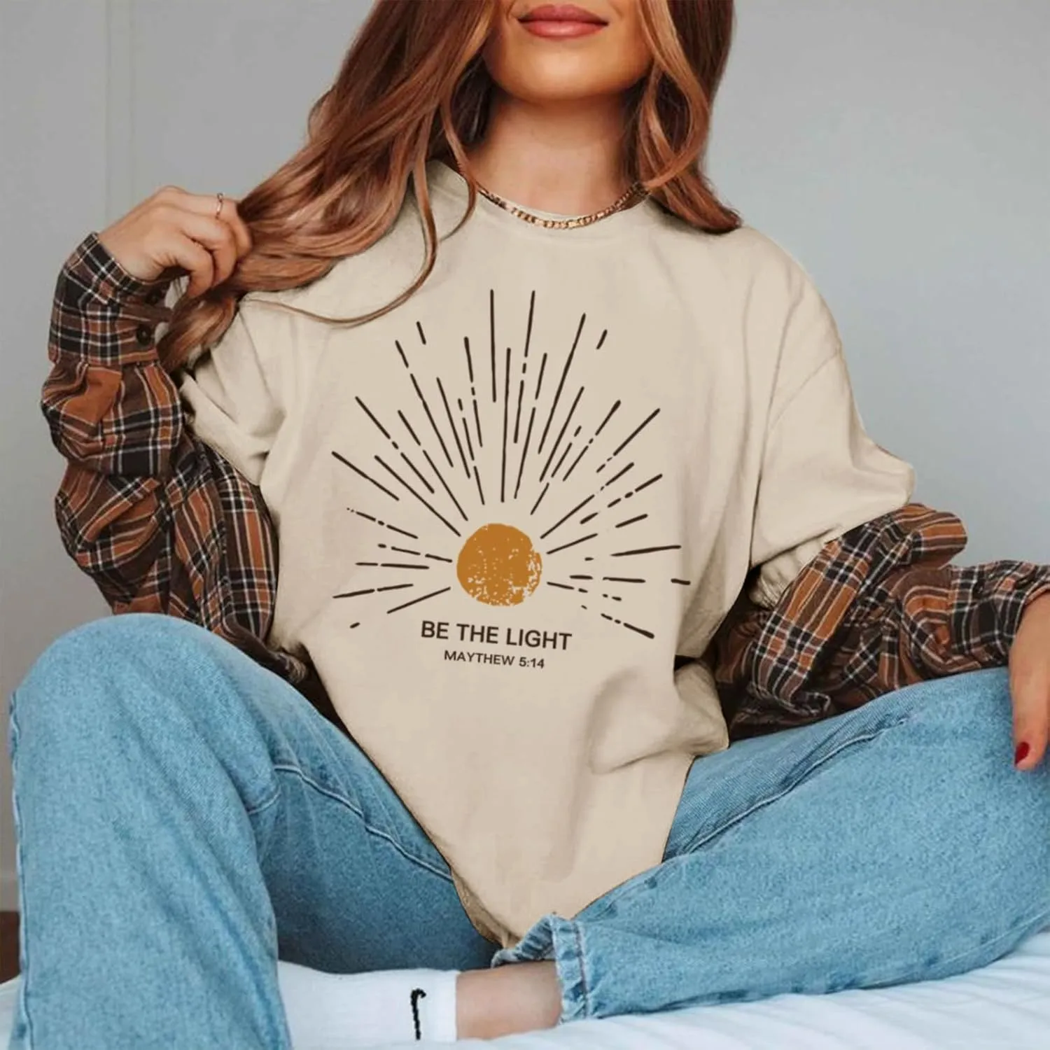 Christian Be The Light Shirts for Women Bible Verse Shirts Jesus Religious Faith Tshirts Oversized Graphic Tees Tops