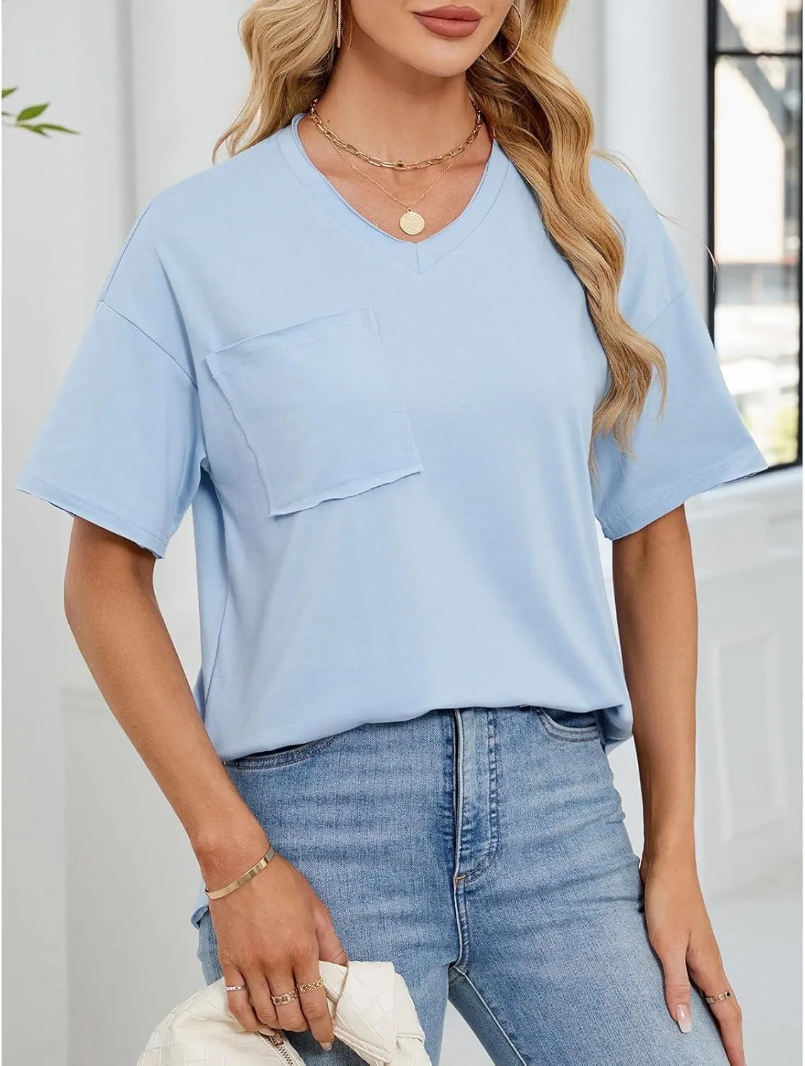 Women T Shirts Oversized Short Sleeve V Neck 2025 Summer Casual Loose Tops Basic Tee Shirts Outfits with Pockets