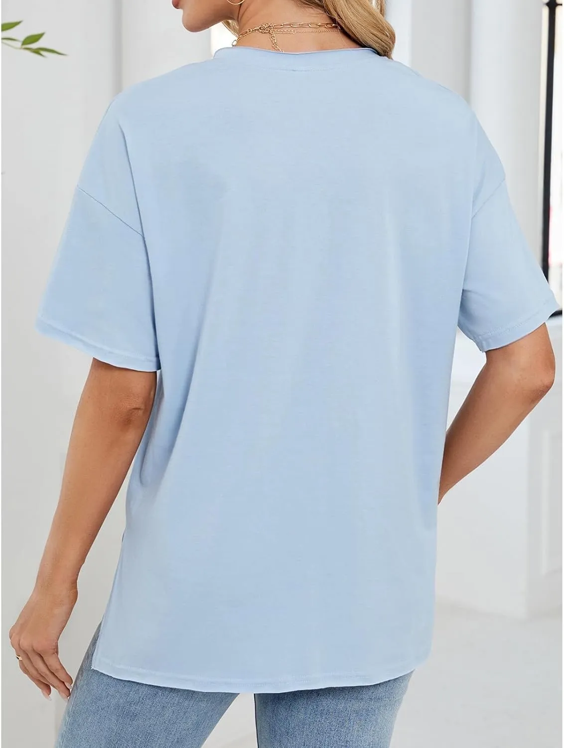 Women T Shirts Oversized Short Sleeve V Neck 2025 Summer Casual Loose Tops Basic Tee Shirts Outfits with Pockets