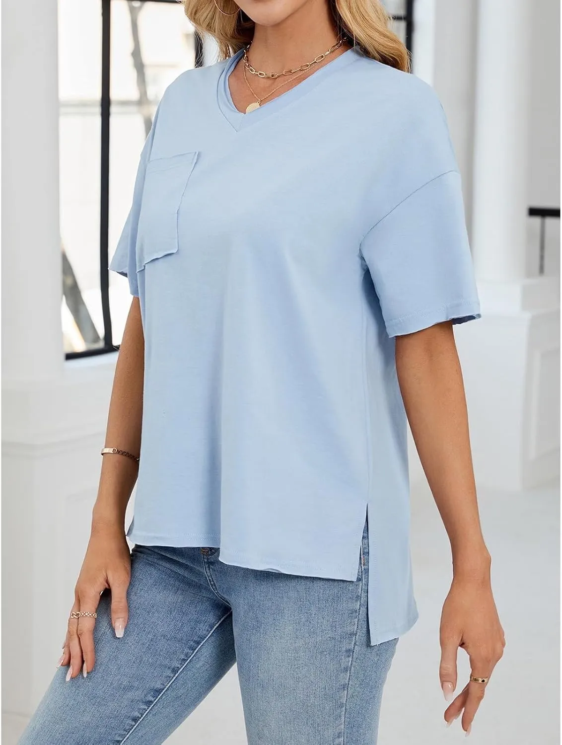 Women T Shirts Oversized Short Sleeve V Neck 2025 Summer Casual Loose Tops Basic Tee Shirts Outfits with Pockets